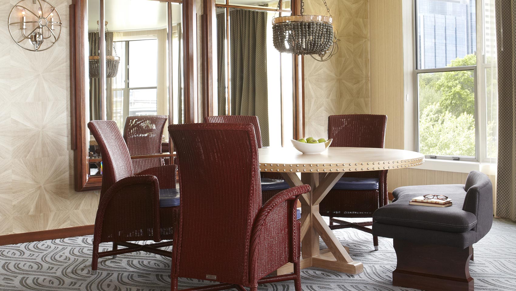 Kimpton RiverPlace Cottage Dining Area