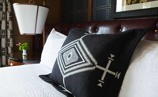 1 Queen Studio Suite